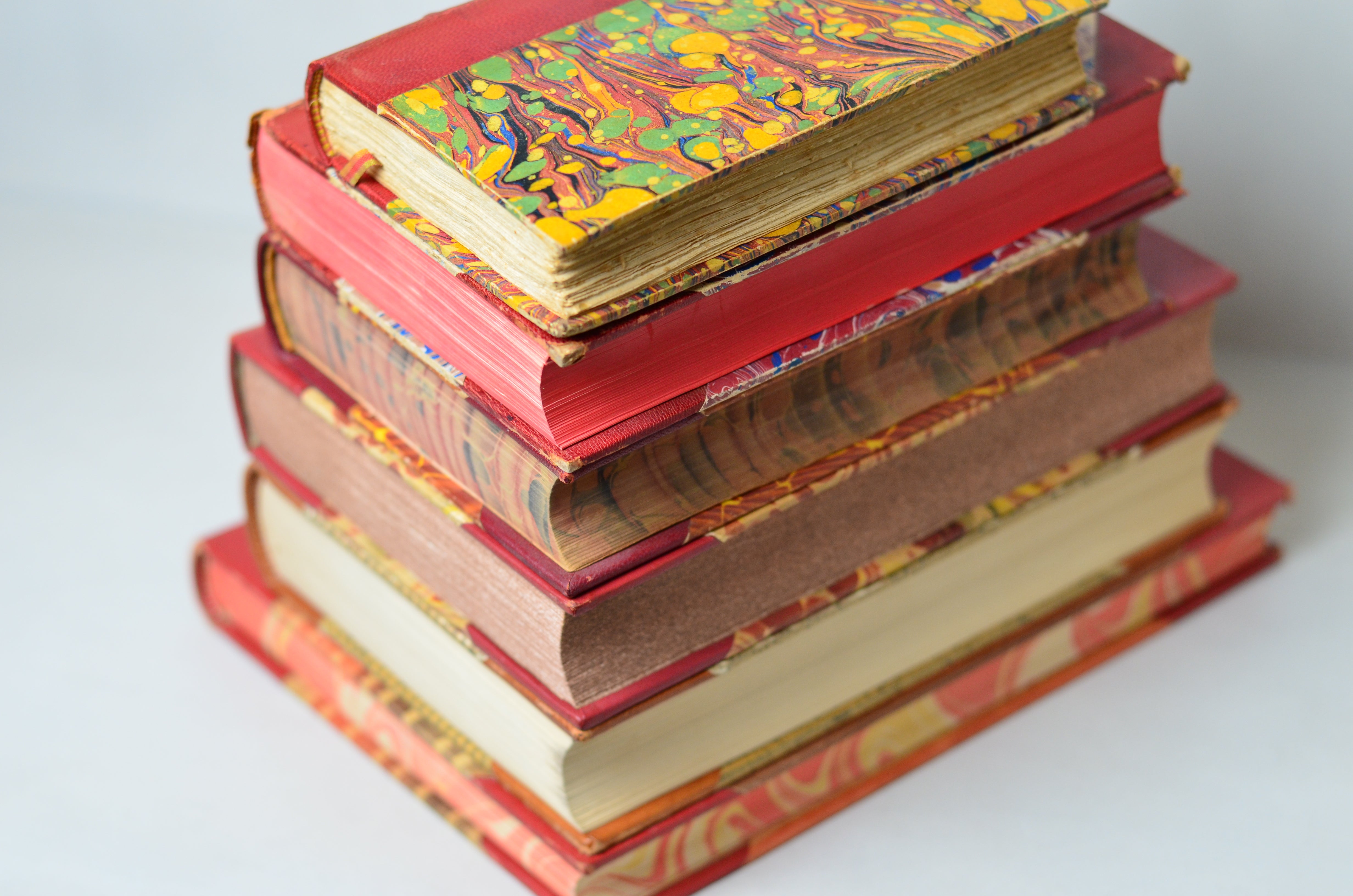 Red Antique Leather Book Set – 6 Books, Foreign Language, Ernest Hemingway