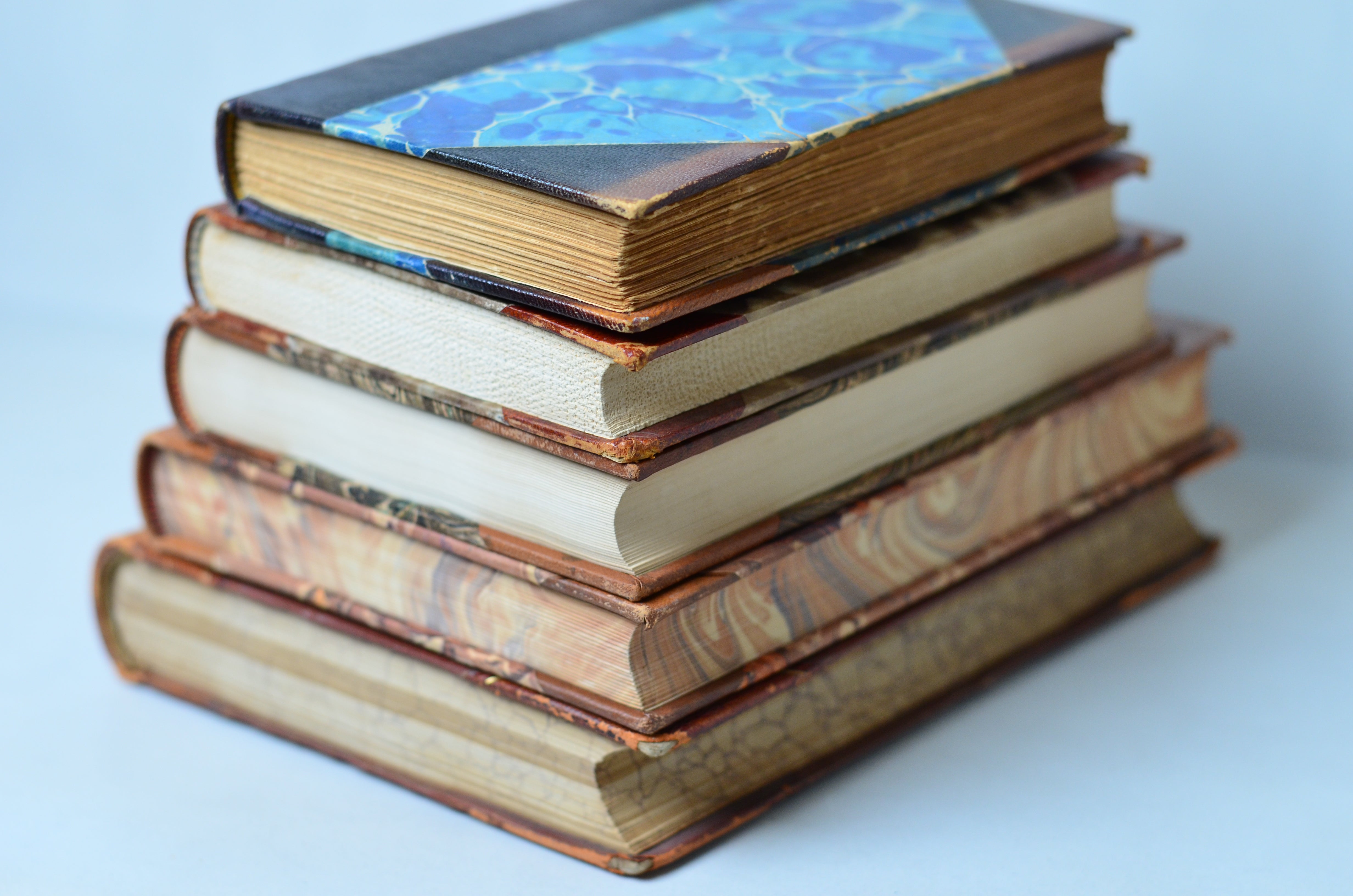 Light Brown Antique Leather Book Set – 5 Books, Foreign Authors
