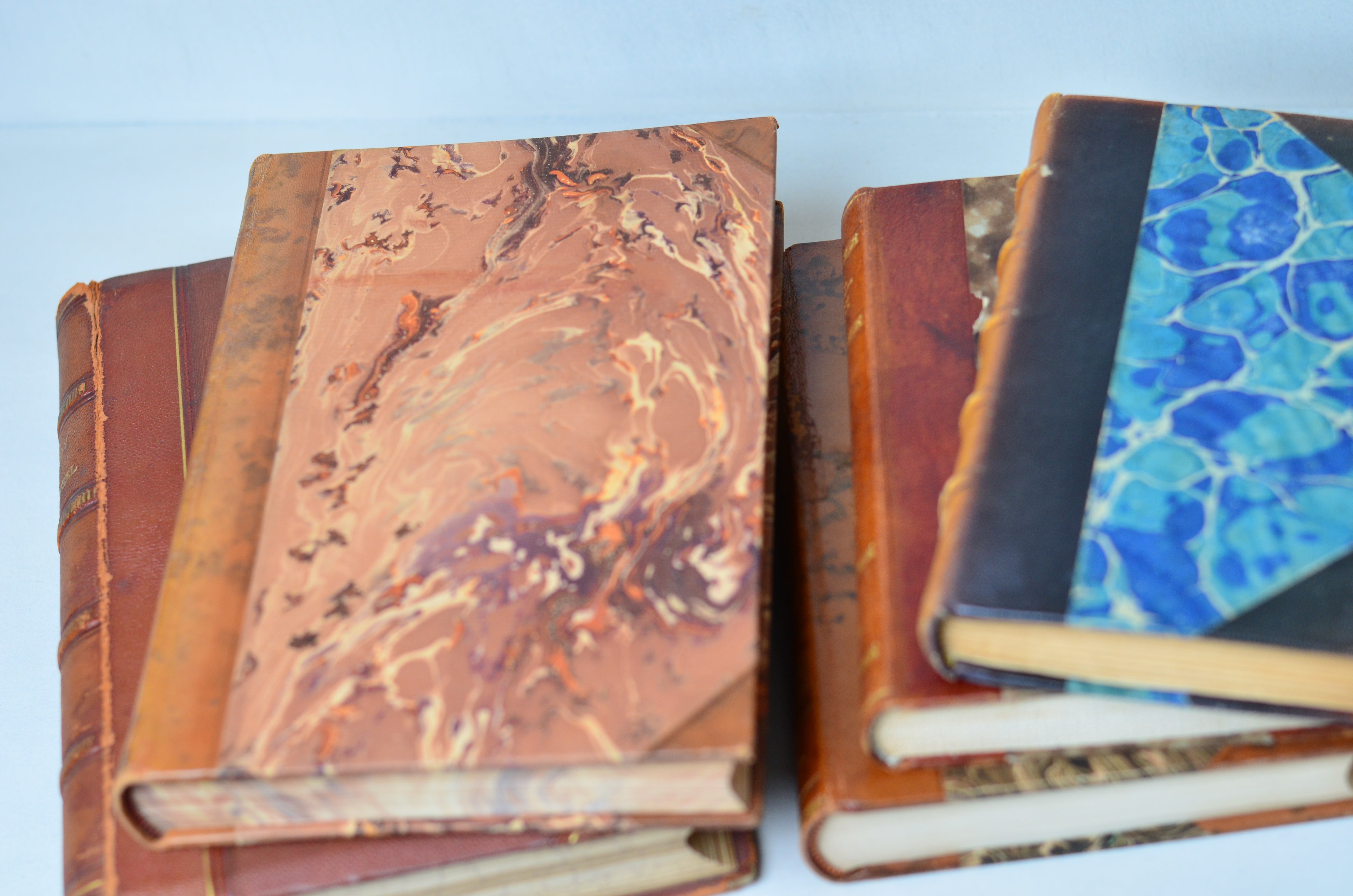 Light Brown Antique Leather Book Set – 5 Books, Foreign Authors