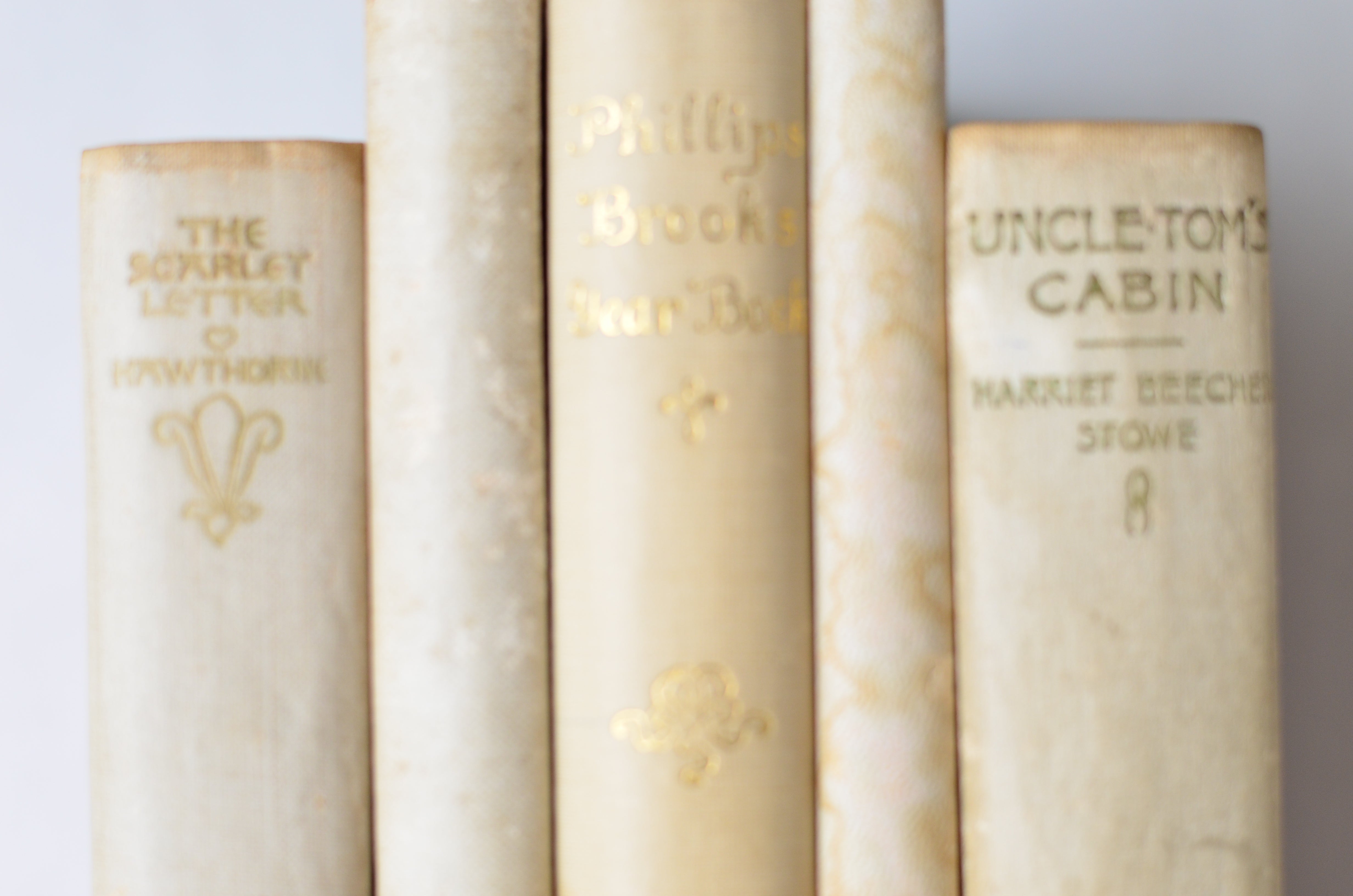 White Antique Cloth Book Set – 5 Books, Nathaniel Hawthorne, Harriet Beecher Stowe