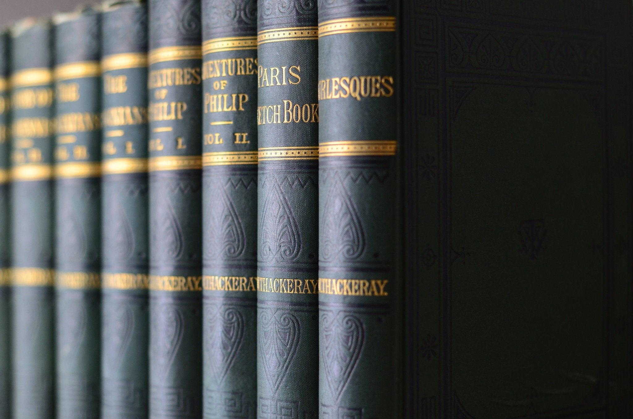 Green Antique Cloth Book Set – 8 Books, William Makepeace Thackeray