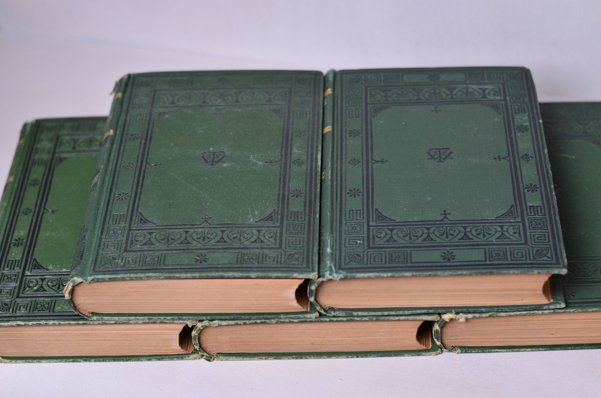 Green Antique Cloth Book Set – 8 Books, William Makepeace Thackeray