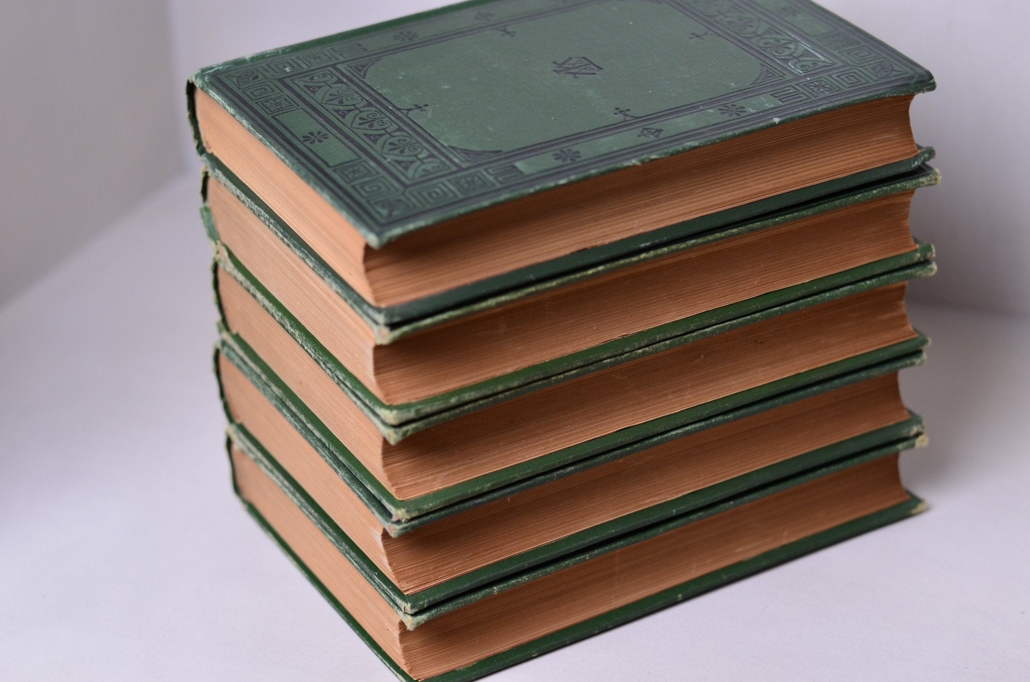 Green Antique Cloth Book Set – 8 Books, William Makepeace Thackeray