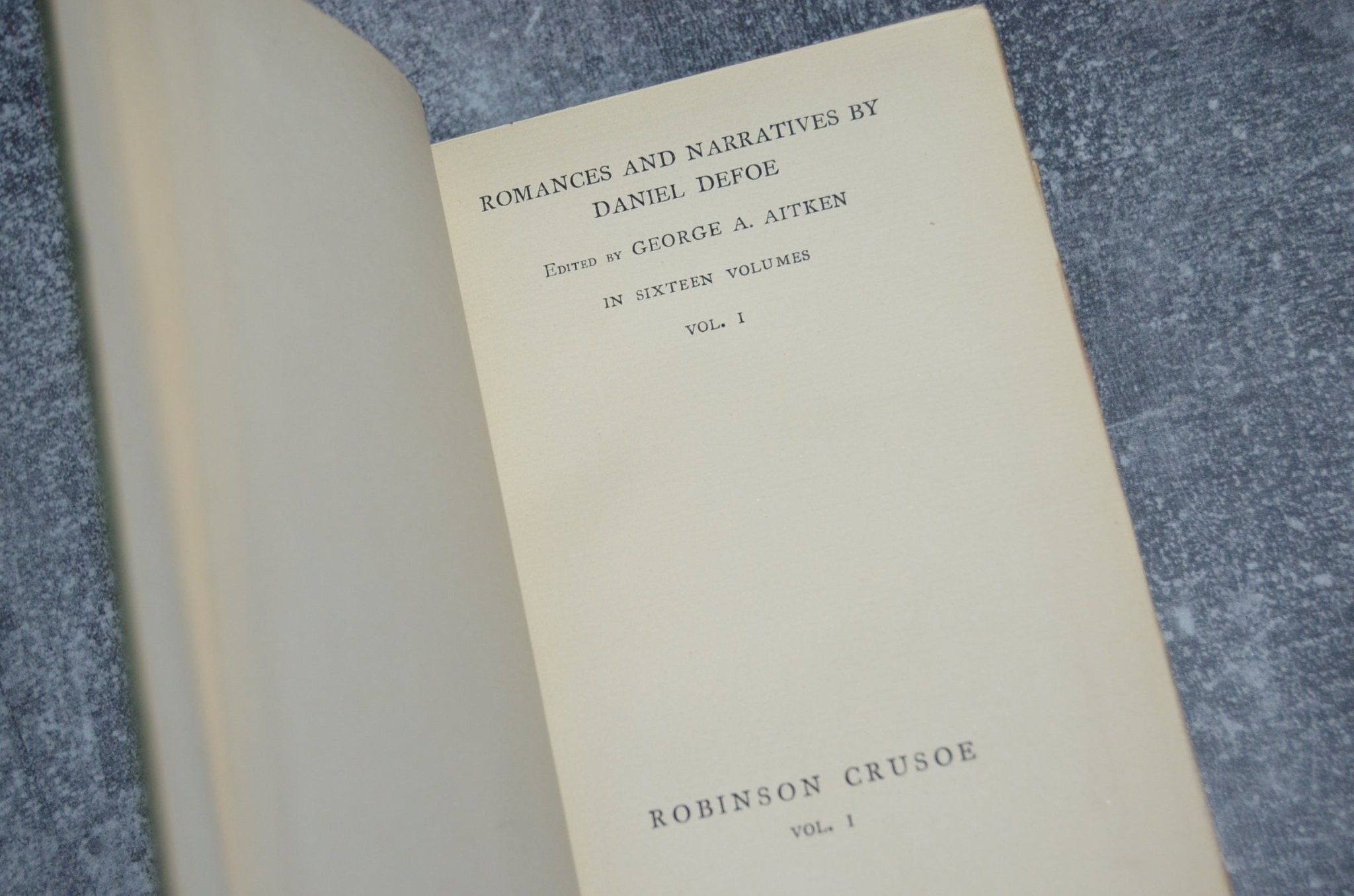 Amazon.com: Robinson Crusoe: The Original 1719 Edition (A