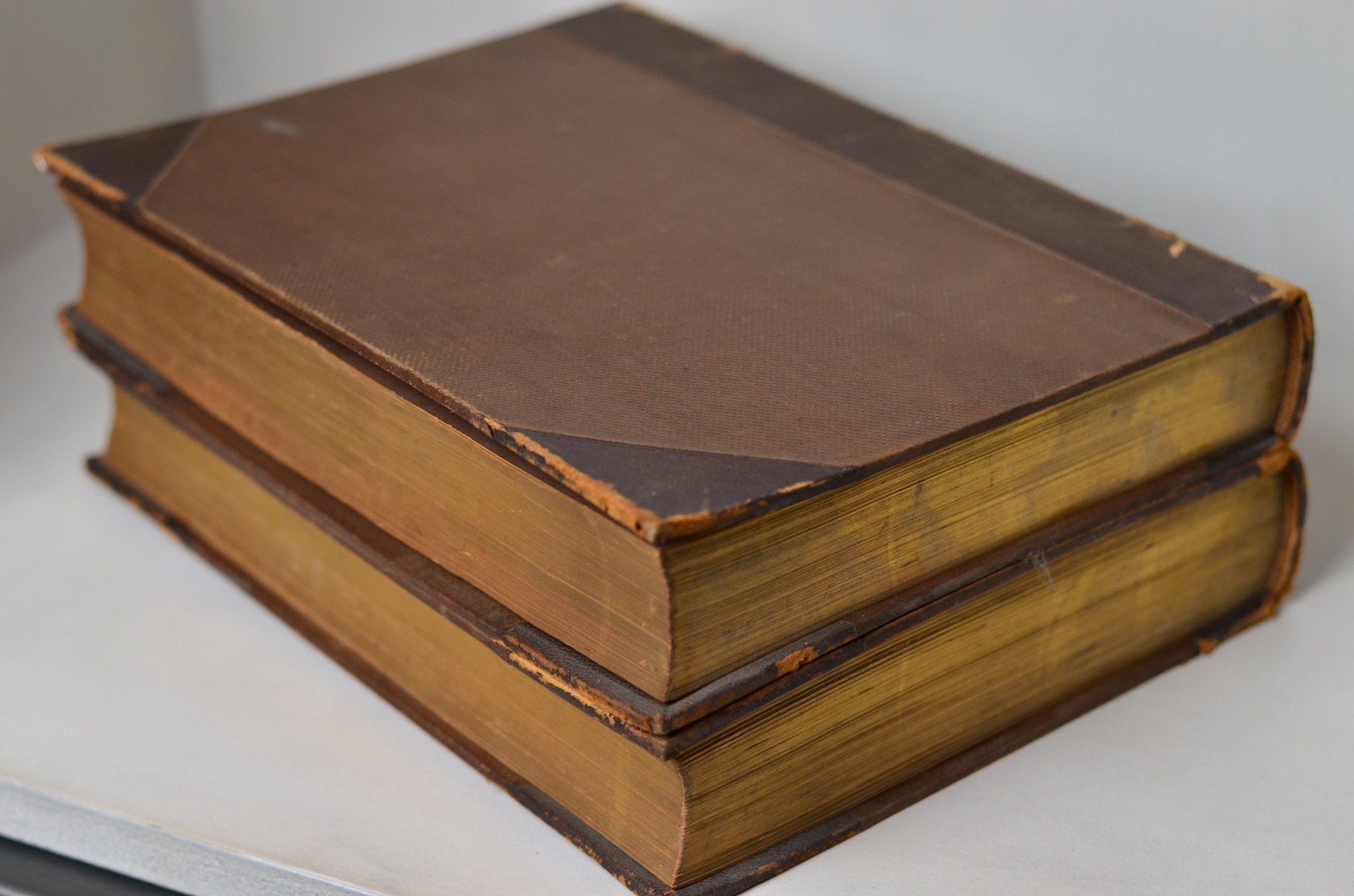 Dark Brown Antique Leather Book Set – 2 Oversized Books, History of the United States