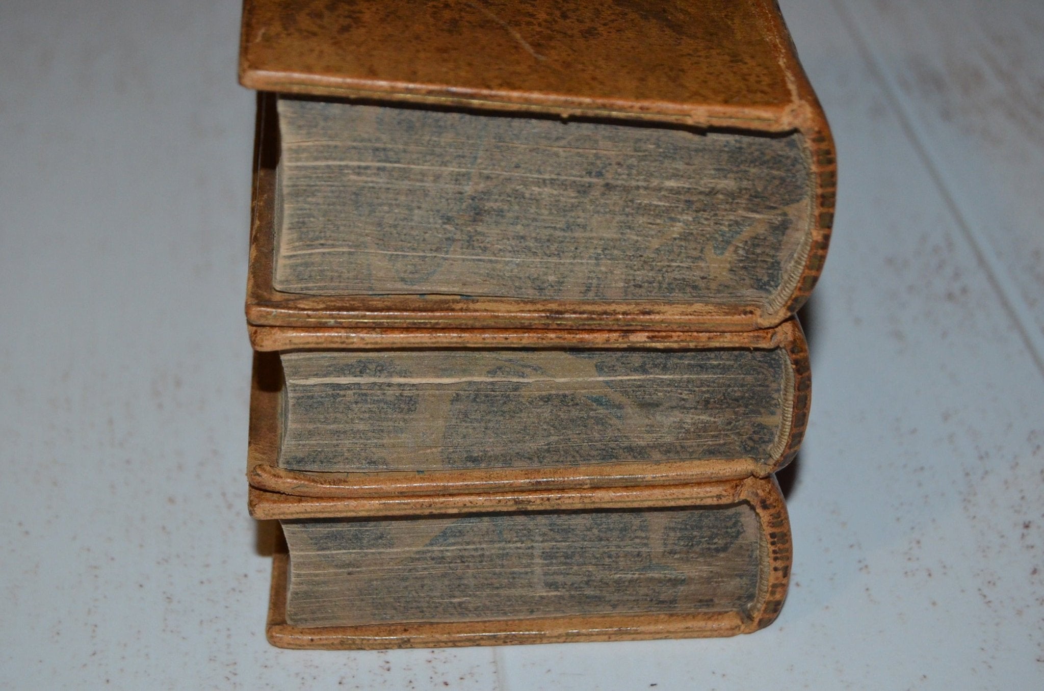 Antique Leather Bound – Histoire Gil Blas de Santillane by Alain-René Lesage 1818 - Brookfield Books